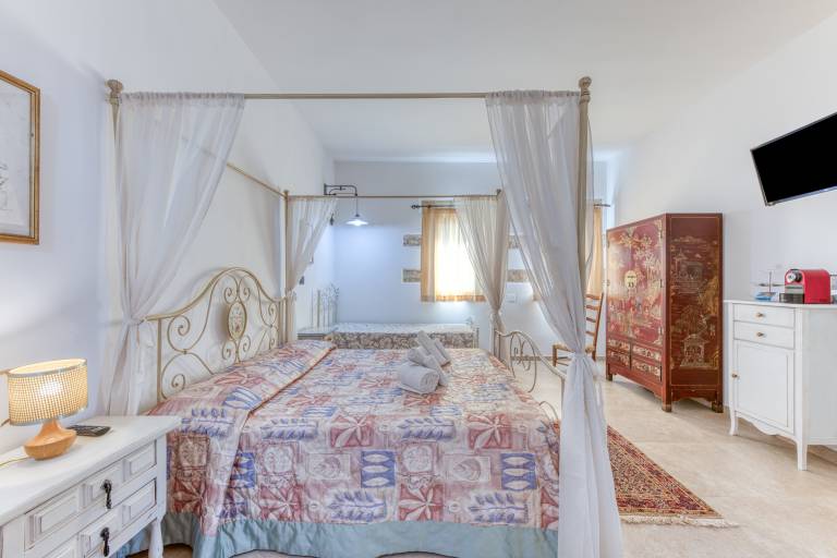 Room 'Torretta' with Private Terrace, Wi-Fi and Air Conditioning — photo 3