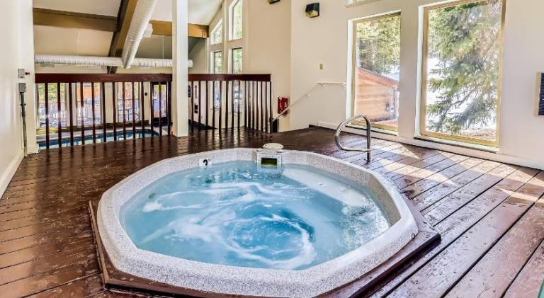 Holiday apartment with pool & hot tub | Next to the ski | Pets are welcome — photo 4