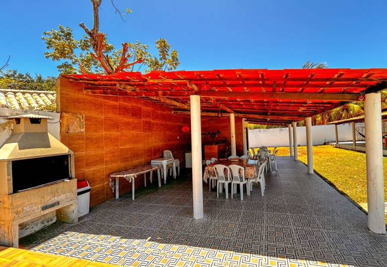House with yard, private pool & barbeque — photo 2