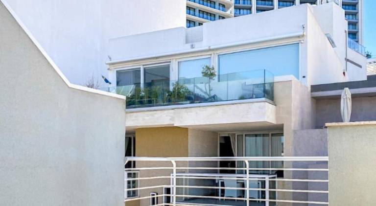 Holiday apartment with patio in St. Julian's