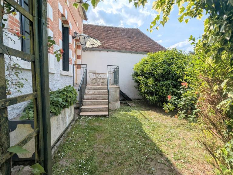 Cottage with grill — photo 2