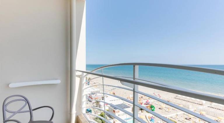 MARITTIMO Riccione - Hotel Clipper FRONTE MARE — photo 2