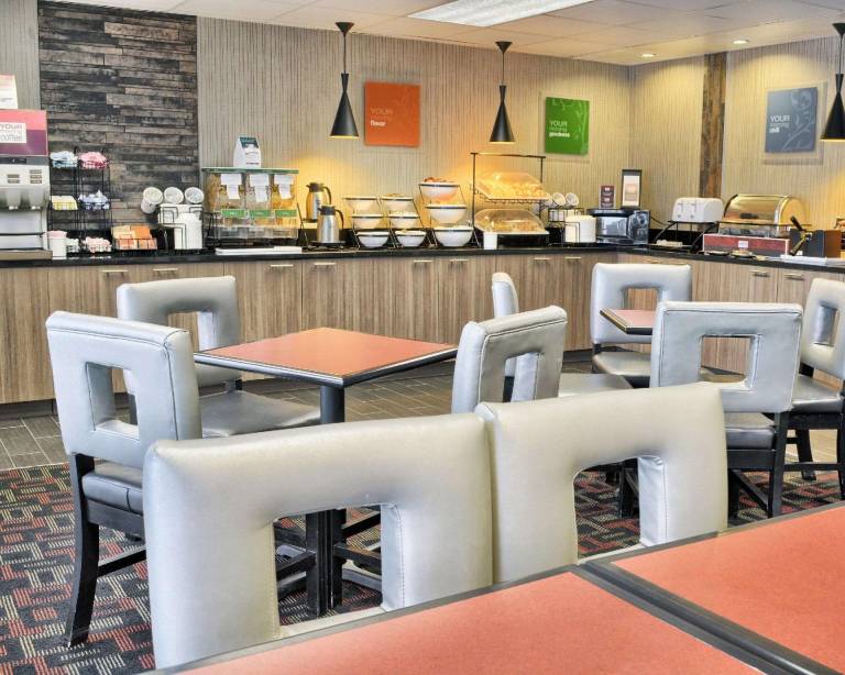 Comfort Inn Ruther Glen near Kings Dominion — photo 5