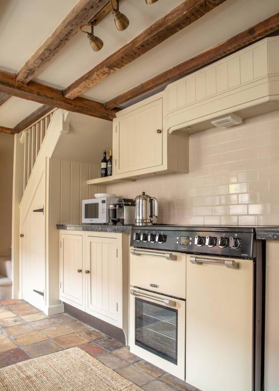 Cottage with garden, patio & BBQ — photo 4