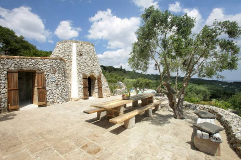 Child-friendly vacation home with private pool, BBQ & garden | Garden view | Dogs allowed — photo 5