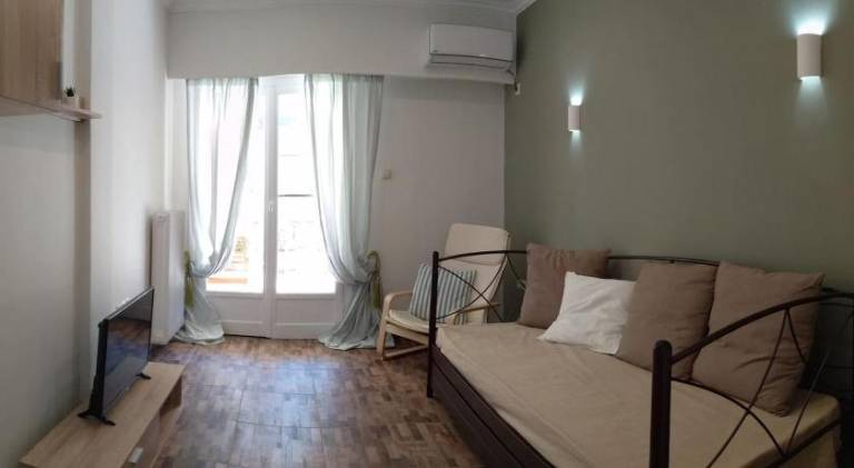 Athena's Home, Sunny Balkony 100m from metro! — photo 2