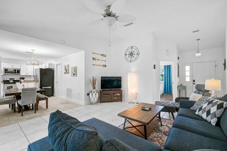 Mi Casa Su Casa: Private Pool, Pet-Friendly, Sleeps 6, Near Great Beaches! — photo 2