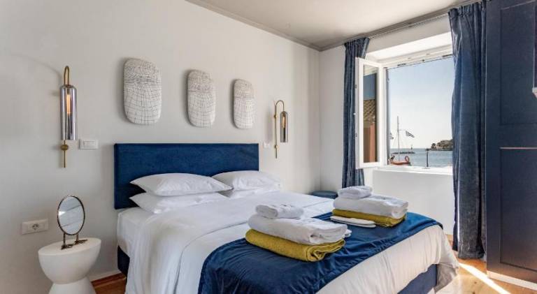 Apartment with 2 rooms for 4 persons in Paxos