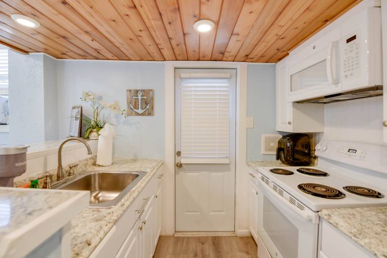 Nice apartment | Next to Southernmost Point | Pets allowed — photo 4