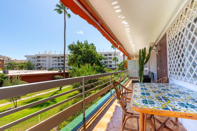 Apartment with fast internet & garden | Garden view — photo 2