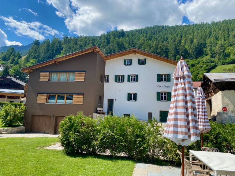 Holiday apartment with patio & barbeque in Val Muestair