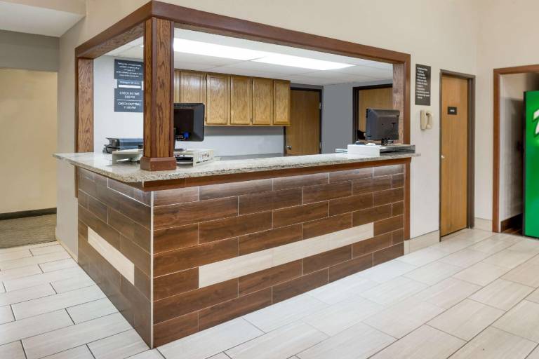 Super 8 By Wyndham West Plains — photo 3