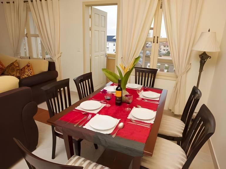 Serviced apartment with patio & garden | Suitable for remote work | Pet-friendly — photo 5