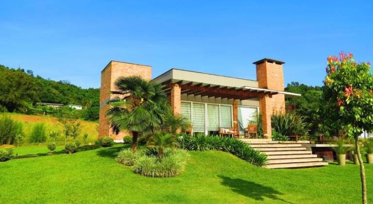 House with pool in Gonçalves