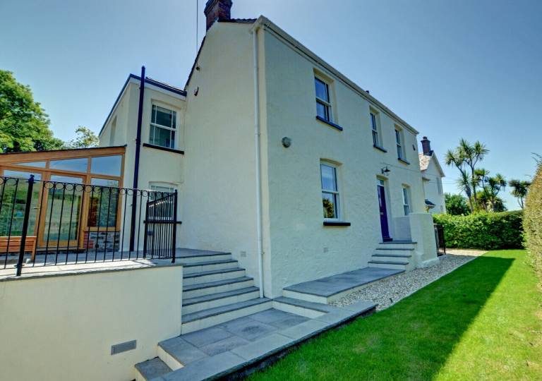 House Saunton