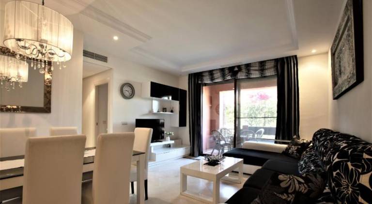 R15 Beach side 3 bedroom flat — photo 2
