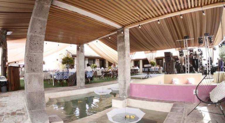 Pleasant villa with hot tub & pool | Pets allowed — photo 3