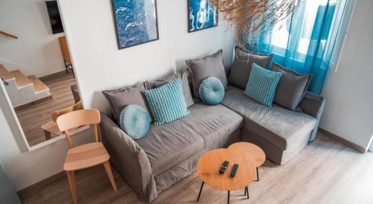 Beautiful vacation home with terrace | Pets allowed — photo 2
