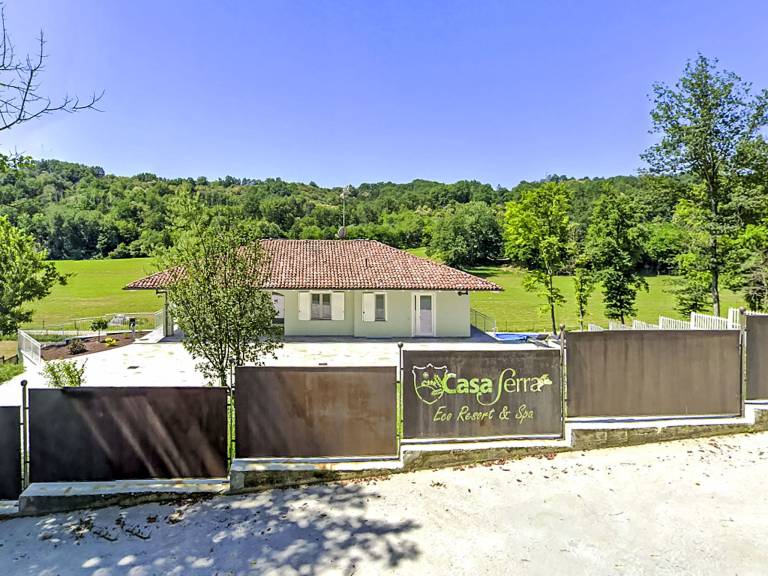Pleasant vacation home with jacuzzi, private pool & patio | Nature view | Pets allowed — photo 3