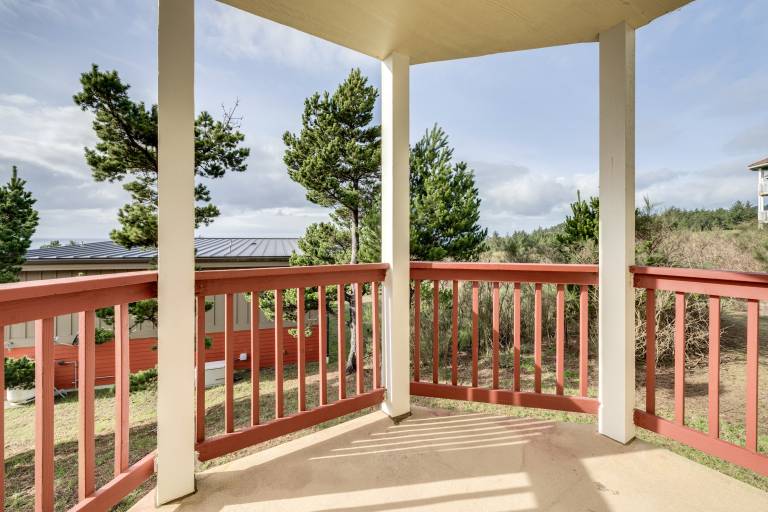 Oceanside Beach Home w/ 180-Degree Views! — photo 3