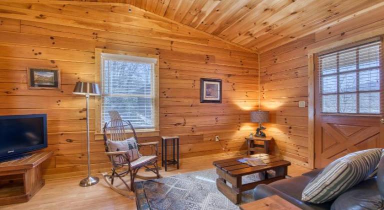House with pool | Pets are welcome in Wayne, NC