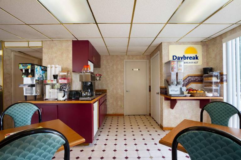 Days Inn by Wyndham Richburg — photo 4
