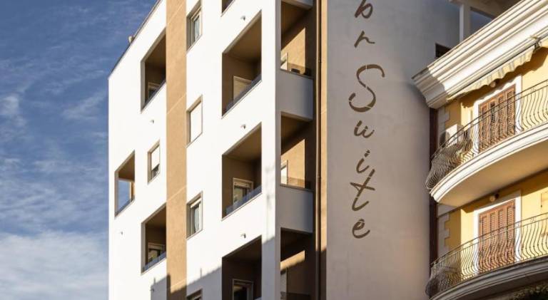 Pleasant serviced apartment with patio | Close to the beach | Pets are welcome in Andria