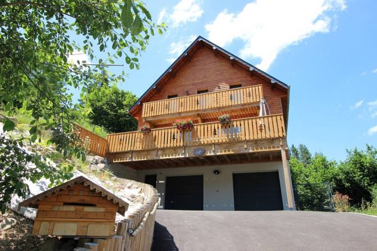 Chalet with grill & terrace | Mountain view — photo 2