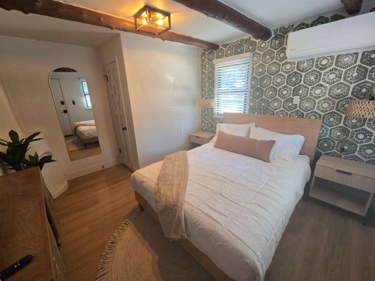 Family-friendly rental apartment with fast internet | Pet-friendly in Manitou Springs, CO