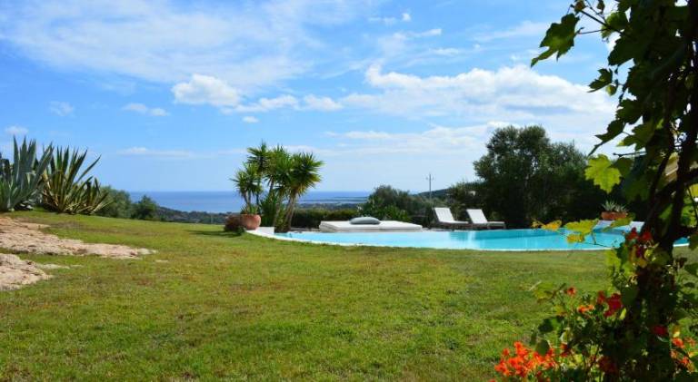 Wonderful house with hot tub & pool | Pet-friendly in Golfo Aranci