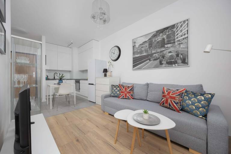 Family-oriented rental apartment with fast internet & yard | Pets are welcome in Warsaw