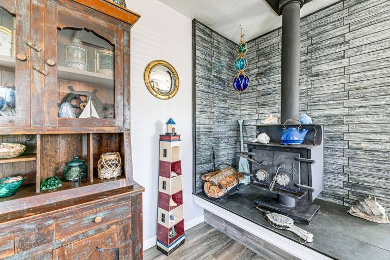 Updated Home 2 Mi to Beach in Crescent City! — photo 5