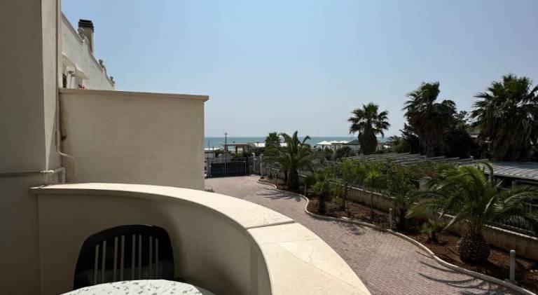 Pleasant serviced apartment with terrace | Beach nearby | Pets allowed — photo 2