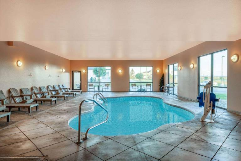 Baymont by Wyndham Rapid City — photo 2