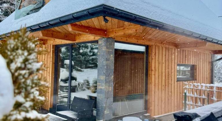 Villa with yard, jacuzzi & BBQ | Good for workation | Pet-friendly in Zakopane