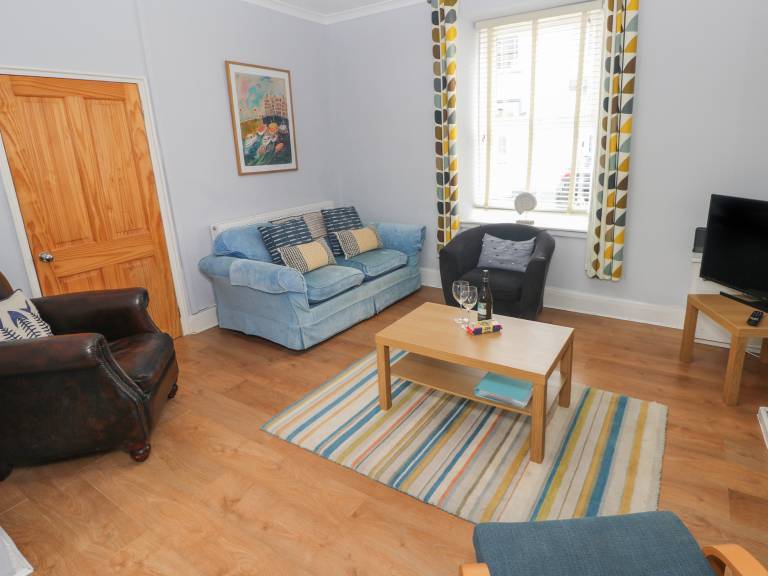 Cottage with garden | Beach view — photo 4