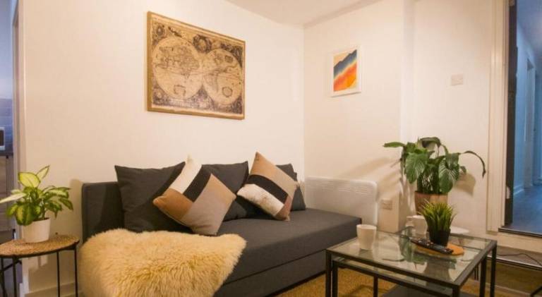 Holiday apartment with 1 room for 9 persons in Cardiff