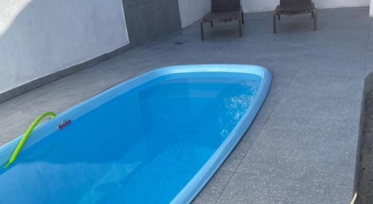 House with pool — photo 3