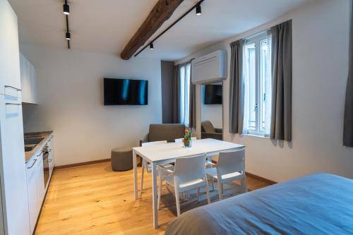 Apartment with patio & yard in Asolo