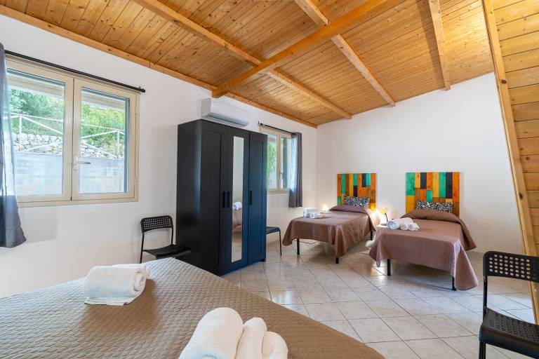 Studio 'Mandarino - Fiumara Val Di Noto' with Mountain View, Wi-Fi and Air Conditioning — photo 4