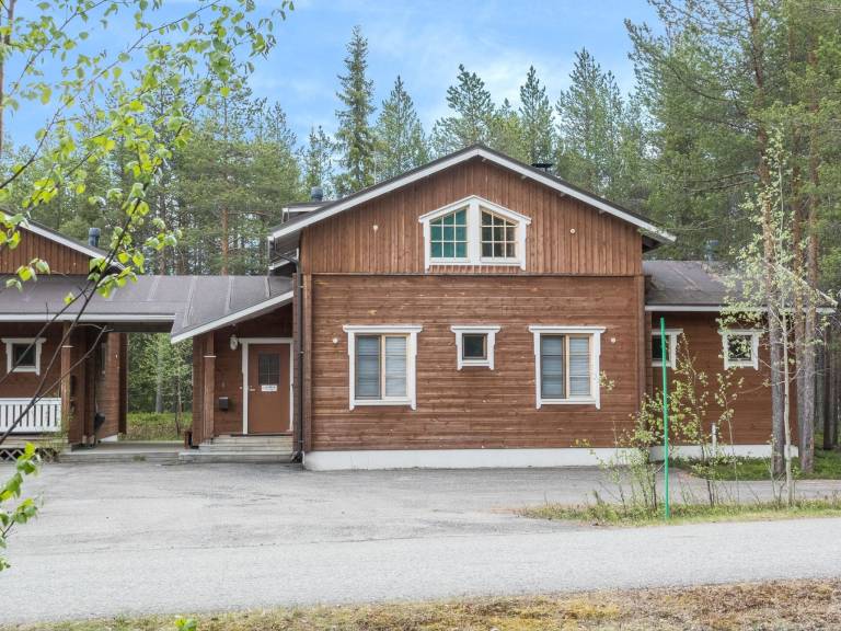 Vacation home with patio & sauna | Pet-friendly — photo 2