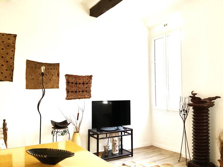 Apartment | Close to Marseille Cathedral — photo 3