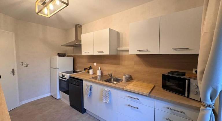 Vacation home with terrace, garden & barbeque | Good for workation — photo 4
