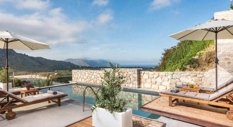 Villa with pool, terrace & grill | Beach nearby | Pets allowed — photo 5