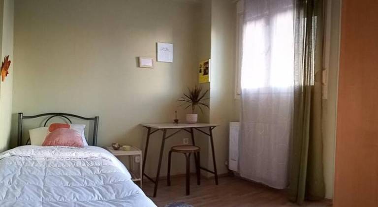Apartment with patio & garden — photo 2