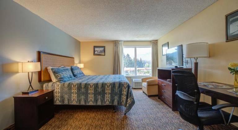 Columbia Gorge Inn — photo 2