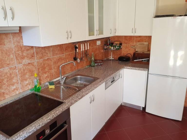 Vacation home with barbecue & private pool — photo 2