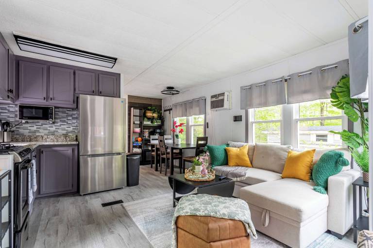 House  Roaring Brook Township