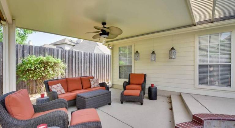 Vacation home with pool | Dogs allowed in Mansfield, TX
