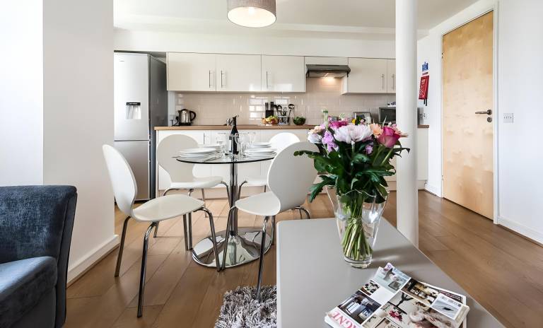 Serviced apartment with patio | Dogs allowed — photo 3